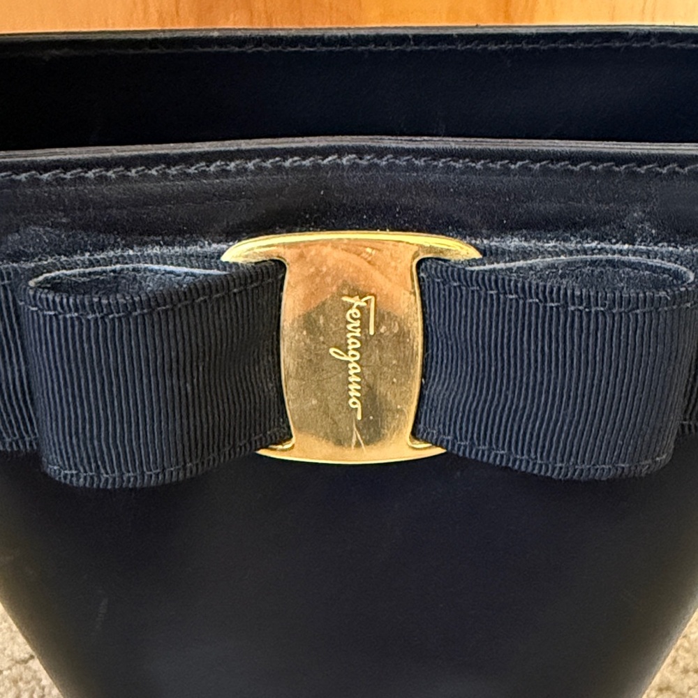 Vintage Salvatore Ferragamo Black Leather Bucket Bag with Gold Accent - Picture 3 of 10